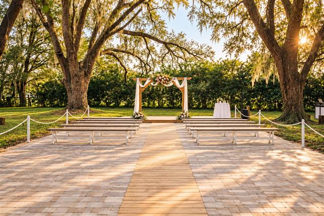 Rustic barn wedding at Destiny Ranch Events in Bushnell, Florida — gallery photo 2