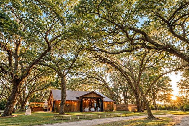 Rustic barn wedding at Destiny Ranch Events in Bushnell, Florida — gallery photo 3